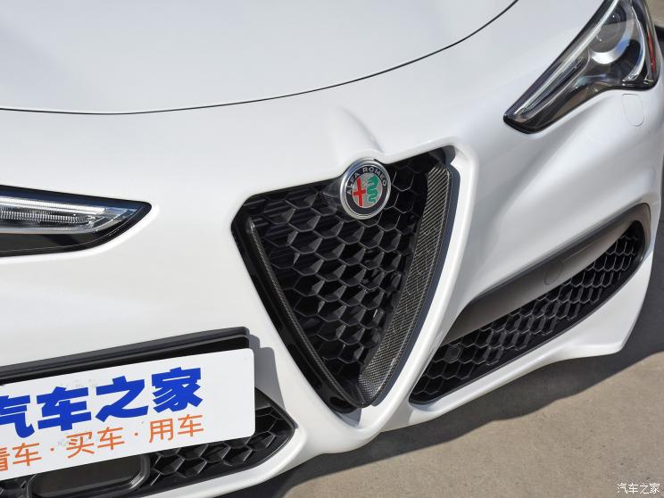 阿尔法・罗密欧 Stelvio 2021款 2.0T 280HP Veloce Ti 竞速版