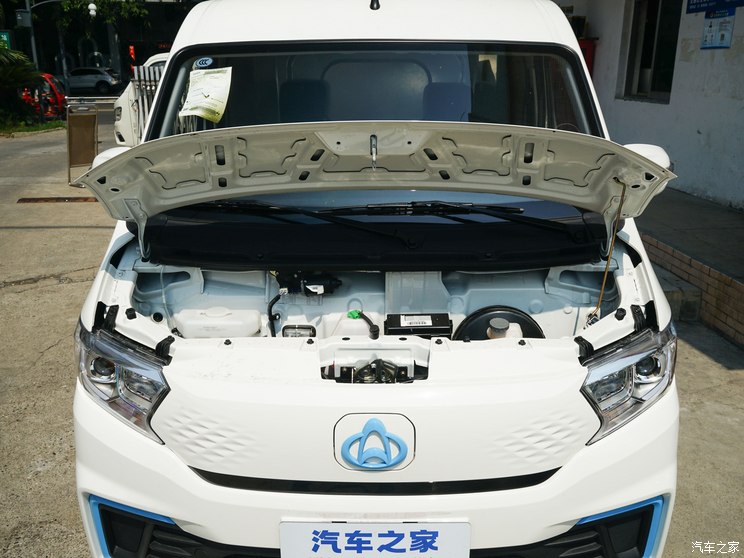 长安跨越 跨越星V7EV 2023款 标准型240km