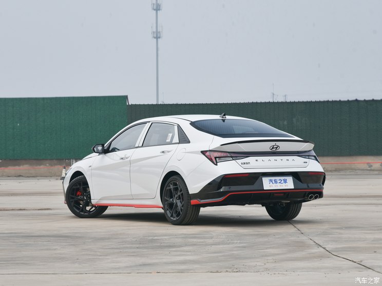 北京现代 伊兰特 2023款 240TGDi DCT N Line LUX尊贵版