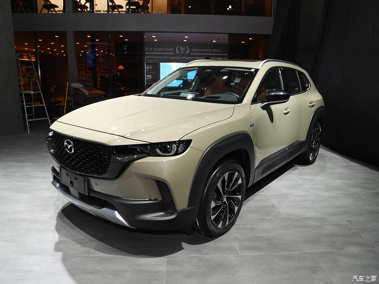 长安马自达 马自达CX-50行也 2023款 2.5L HEV 四驱尊行版